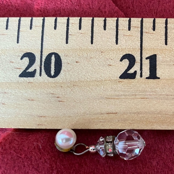 Crystal and Pearl 1" Dangle Post Earring Set. Perfect for Weddings. 2002 - Picture 15 of 15